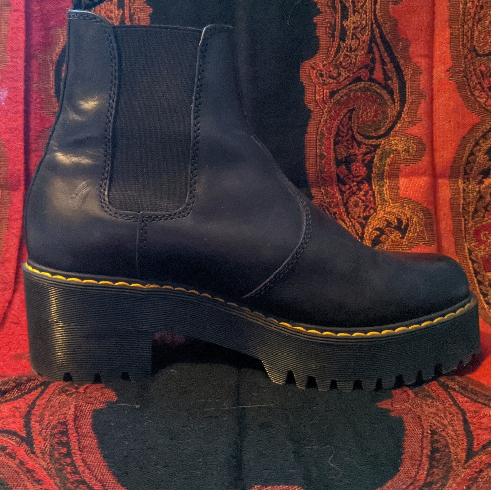 2976 POLISHED SMOOTH PLATFORM CHELSEA BOOTS